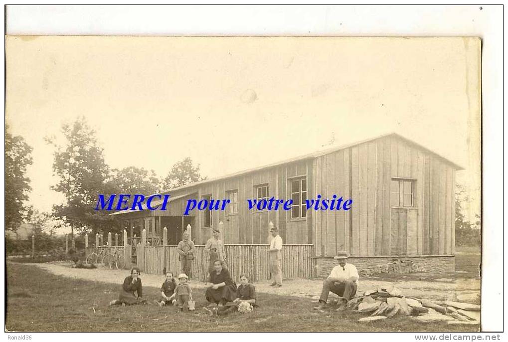 Cp 56 GUER  COETQUIDAN Camp De : Barraquement ( Ville En Bois ? ) - Guer Coetquidan