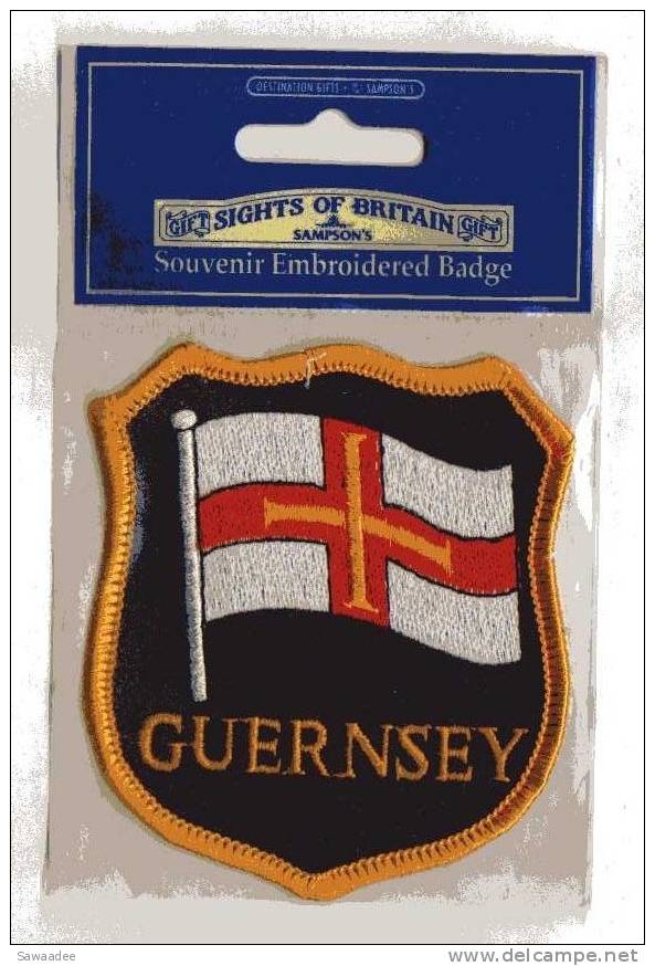 ECUSSON - DRAPEAU GUERNESEY - GUERNSEY - SOUS PLASTIQUE - Flags