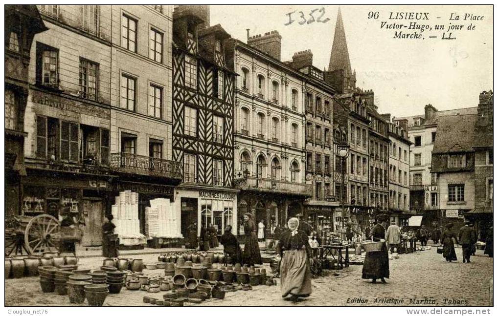 CPA DU 14 LISIEUX LA PLACE VICTOR HUGO UN JOUR DE MARCHE TRES TRES  TRES ANIMEE VOIR SCANER - Lisieux