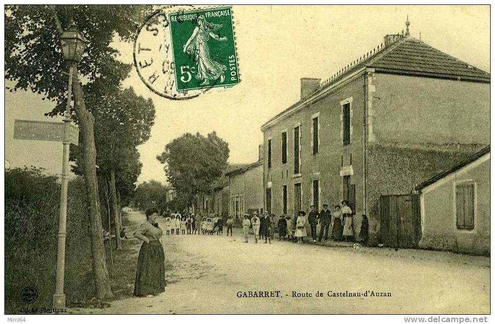 40 . GABARRET .  ROUTE DE CASTELNAU-D'AUZAN . - Gabarret