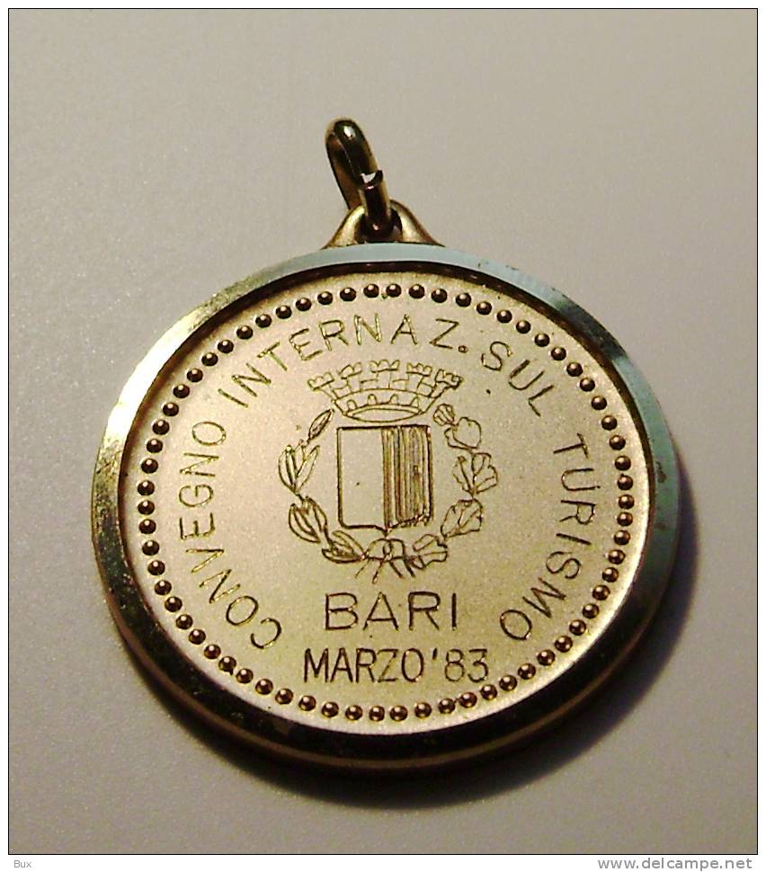 BARI LIONS LYONS   INTERNATIONAL  MEDAGLIA   ITALY ITALIE  T23 - Other & Unclassified