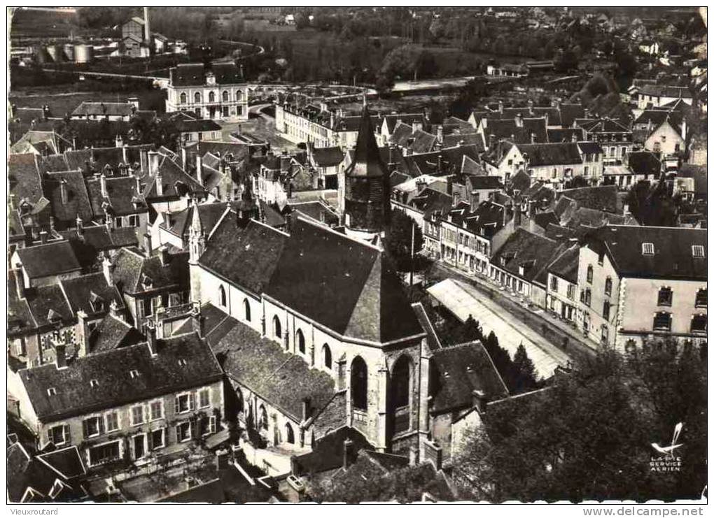 CPSM. EN AVION AU DESSUS DE..CHATILLON COLIGNY. L'EGLISE. DENTELLEE - Chatillon Coligny