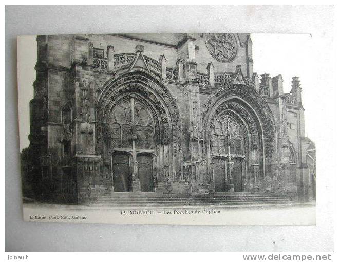 MOREUIL - Les Porches De L'église - Moreuil