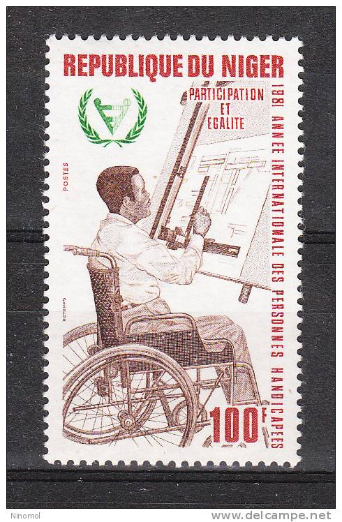 Niger -  1981.  Disabile  Disegnatore In Carrozzina.  Drawing Handicap- Man In Weelchair.  MNH, Very Fine - Handicaps