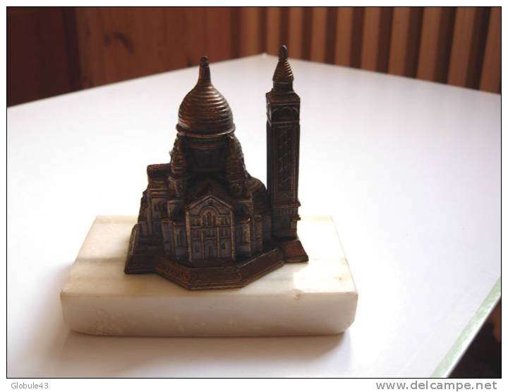 SACRE COEUR DE MONTMARTRE METAL ET MARBRE 10 X 9,5 Cm - Presse-papiers