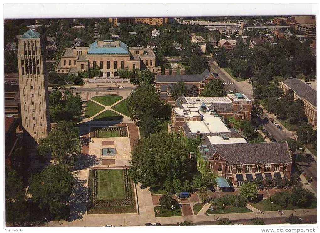 Etats-Unis..Ann Arbor..Belle Vue Du Burton Memorial Tower..Grand Carillon..U.S.A - Autres & Non Classés