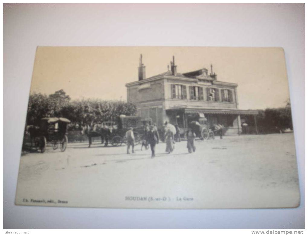 2 Beu - CPA  - HOUDAN - La Gare - [78] Yvelines - - Houdan