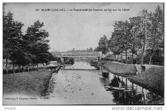 44. BLAIN .  LA PASSERELLE DU CHEMIN DE FER SUR LE CANAL. - Blain