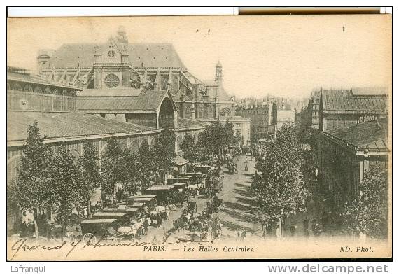 COMMERCES- Ref 24- Paris 1er - Les Halles Centrales -attelages Chevaux  -carte Bon Etat - - Piazze Di Mercato