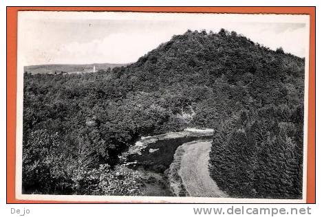 Herbeumont - La Semois Au Pied Du Mamelon Et Des Ruines Du Château - Panorama - Herbeumont