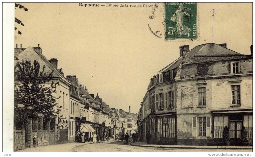 CPA (62)   BAPAUME  Entrée De La Rue De  Peronne - Bapaume
