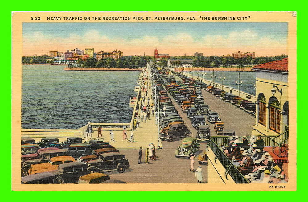 ST PETERSBURG, FL - HEAVY TRAFFIC ON THE RECREATION PIER -  SUN NEWS CO - OLD CARS ANIMATED - - St Petersburg