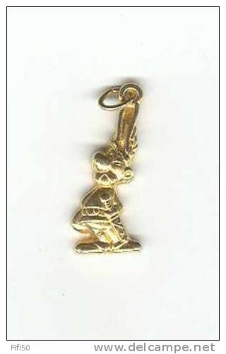 PENDENTIF EN METAL ARGENTE REPRESENTANT ASTERIX AU DOS GOSCINNY UDERZO 1988 - Lots De Plusieurs BD