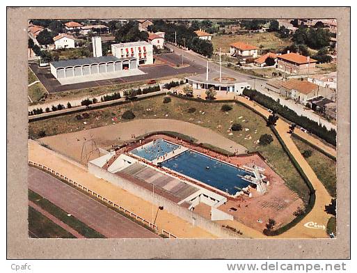 Blaye : Vue Aérienne , La Piscine Et La Caserne Des Pompiers / Edition Cim - Blaye