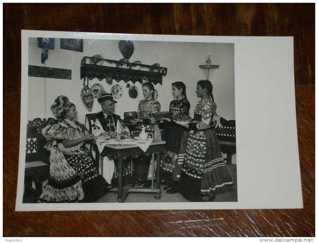 Hungary,Mezokovesd,Folklo Re,people,girls,national  Costume,Volkstracht,real Photo,vintage Postcard - Ungheria