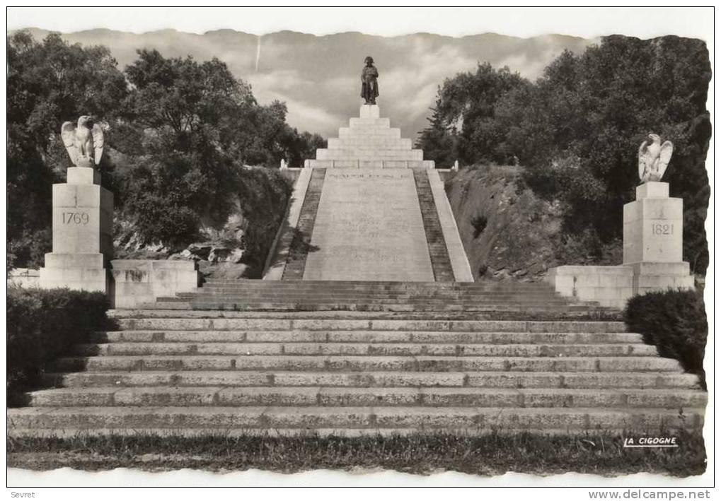 AJACCIO - Le Monument Napoléon . CPSM 9x14 - Ajaccio