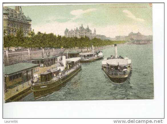 (313) London Embankment With Ships - Hausboote