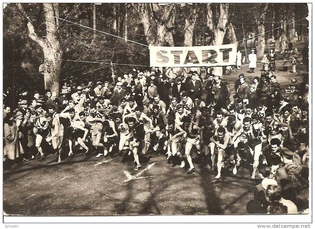 SPARTAKIADE NATIONALE A PRAGUE 1960-départ Course Sportive(athlétisme) - Athlétisme