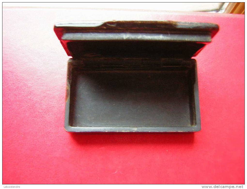 BELLE PETITE TABATIERE TRES CERTAINEMENT D´EPOQUE NAPOLEON III INCRUSTATIONS DE LAITON DANS DE LA CORNE ??OU BAKELITE?? - Empty Tobacco Boxes