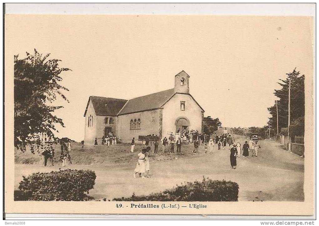 44- PREFAILLES - L´église-sortie De Messe - Autres & Non Classés