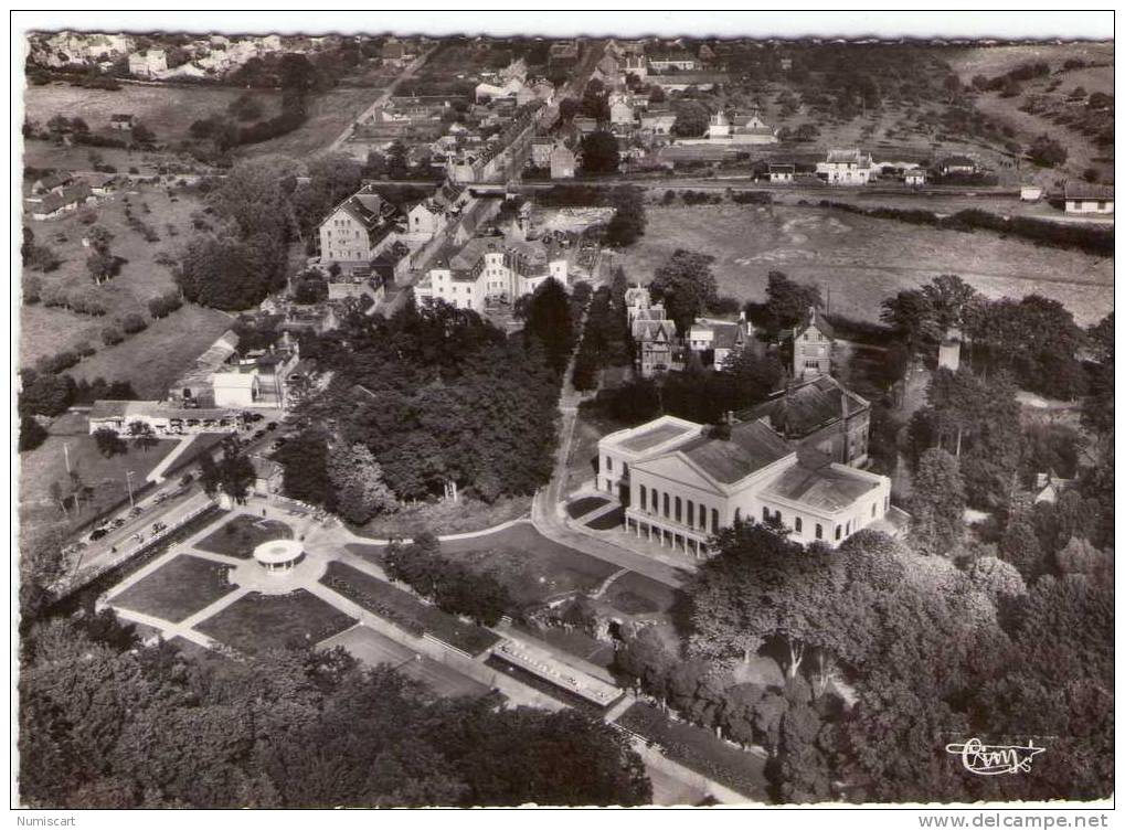 Forges-les-Eaux..belle Vue Aérienne Du Casino - Forges Les Eaux