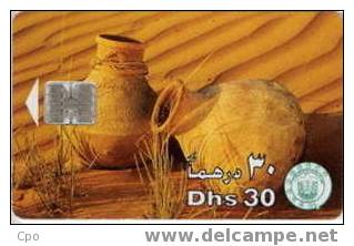 # UAE 29 Two Jars In Deseart 30 Sc7 01.96  Tres Bon Etat - Emirats Arabes Unis