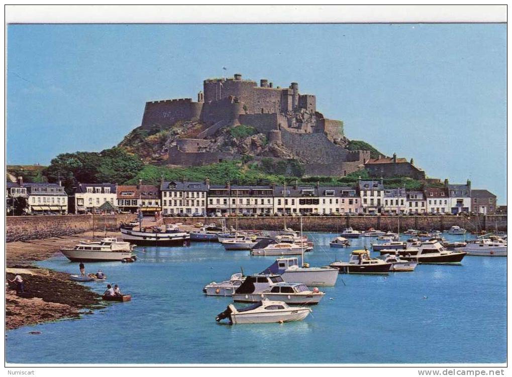 Angleterre..Jersey..animée..belle  Vue Du Château Mont Orgueil Et Du Port - Otros & Sin Clasificación