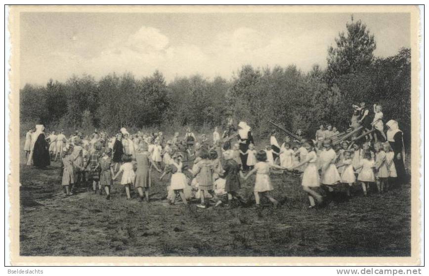 Ravels Ol Vrouw Van De Kempen Open Luchtschool Voor Zwakke Meisjes Een Speelplein In De Kinderlust - Ravels