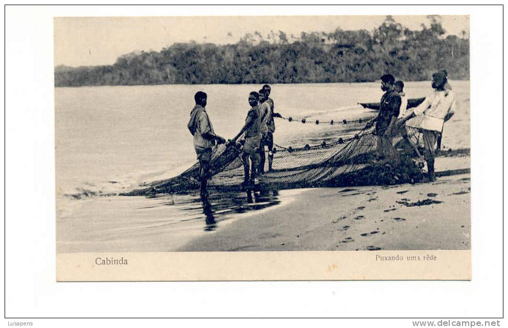 ANGOLA (PORTUGAL)  LUADA LOANDA - CABINDA - PUXANDO UMA REDE PESCADORES PECHEURS FISHERMAN - Angola