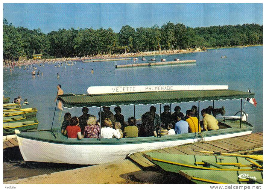 Carte Postale 72. Sillé-le-Guillaume   La Vedette Promenade Du Lac De La Foret Domaniale Trés Beau Plan - Sille Le Guillaume