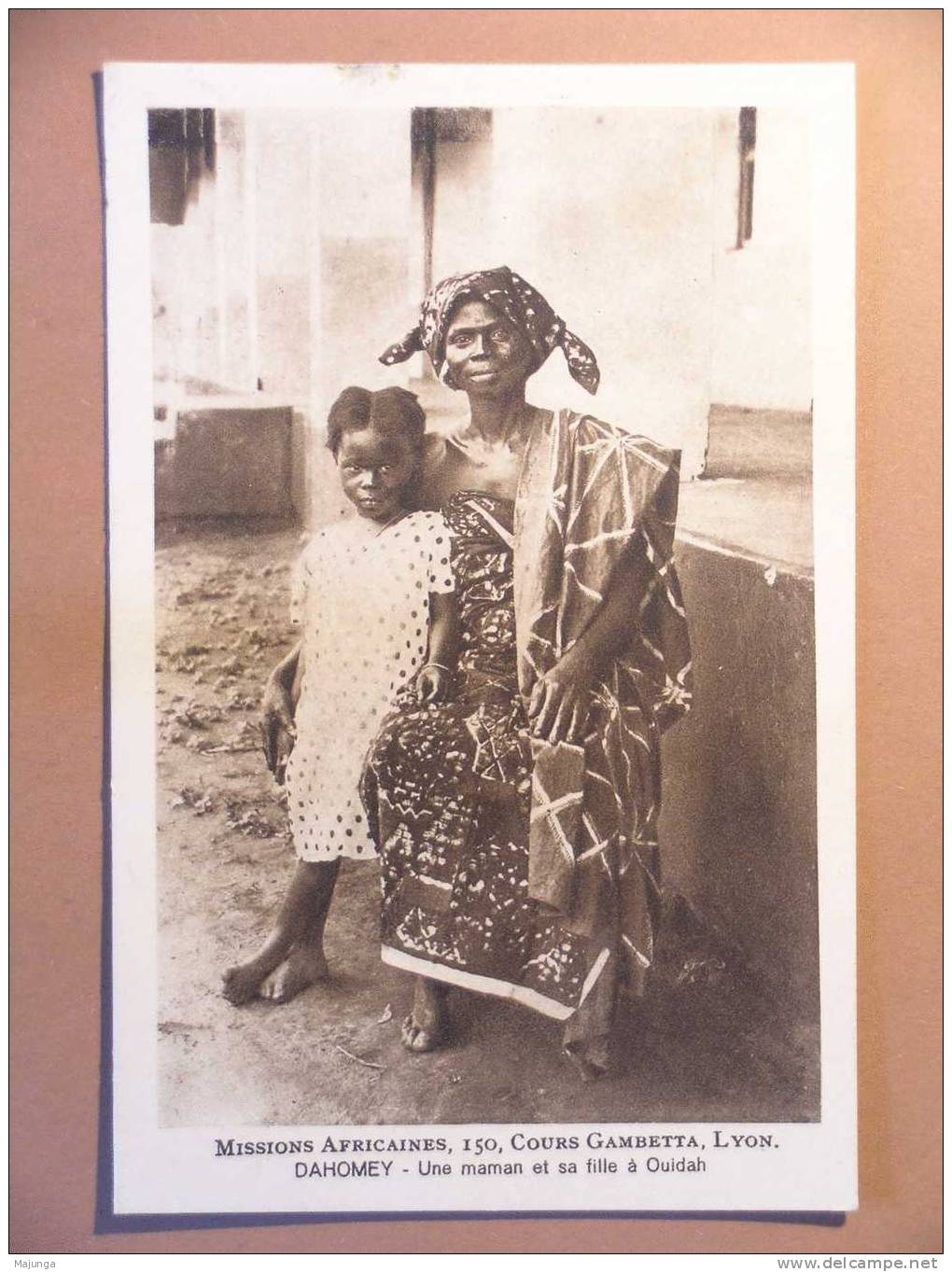 CPA - DAHOMEY - MAMAN ET SA FILLE A OUIDAH - MISSIONS AFRICAINES - LYON - LEGER SEPIA - Dahomey