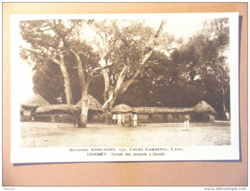 CPA - DAHOMEY - TEMPLES DES SERPENTS A OUIDAH - MISSIONS AFRICAINES - LYON - LEGER SEPIA - Dahomey