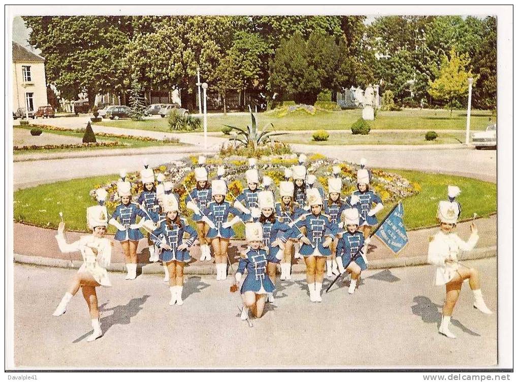 93   MAJORETTES DE  L'ILE  DE  FRANCE CLUB DE  GOURNAY  TRES BON ETAT VOIR SCAN - Gournay Sur Marne