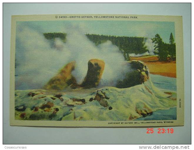 5212 UNITED STATES USA ESTADOS UNIDOS   YELLOWSTONE GROTTO GEYSER    YEARS  1940  OTHERS IN MY STORE - Yellowstone