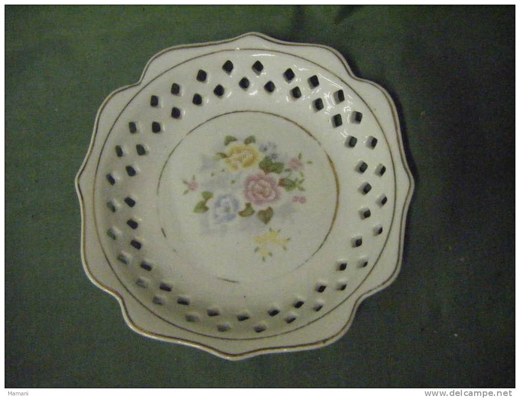 Dessous De Bouteille -diametre 15cm-- Ajoure- Decor Fleurs-faience Sous Reserve Ou Porcelaine Sous Reserve - Otros & Sin Clasificación