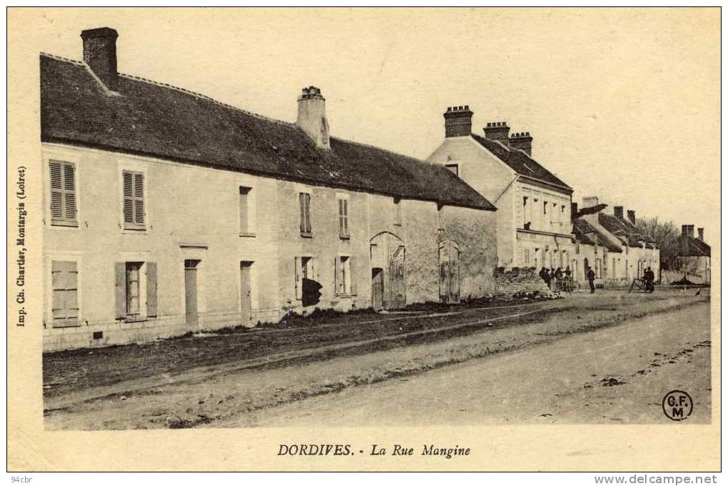 CPA 45)  DORDIVES  La Rue Mangine - Dordives