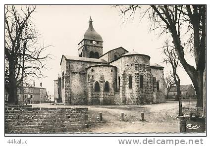 SAINT GERVAIS D'auvergne Son 2glise Qui Date Du XII°s. - Saint Gervais D'Auvergne