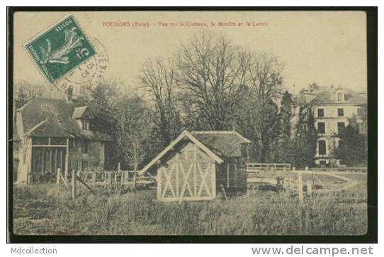 27 FOURGES /       Vue Sur Le Château, Le Moulin Et Le Lavoir      / - Fourges