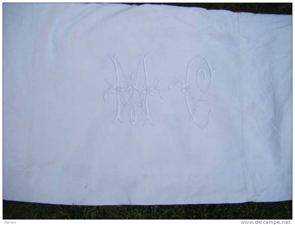 Drap Ancien  Monogramme MC  Hauteur Des Lettres 17 Cm  200X282- - Bed Sheets
