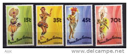 PAPOUASIE. Danses Indigenes. 4 T-p Neufs Yv.# 530/3. Cote 10.00 €. Serie Complete - Danse