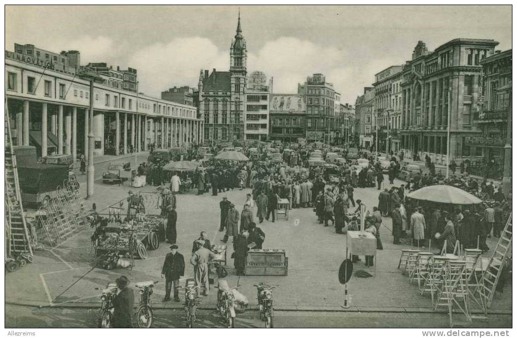 CPA Belgique : CHARLEROI Place Albert 1er Trés Animée  A  VOIR  !!!!!!!! - Charleroi