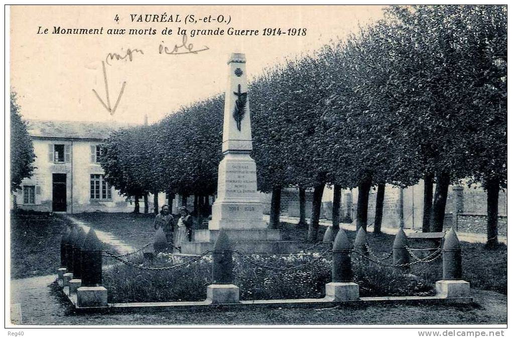 D95 - VAUREAL  -  Le Monument Aux Morts De La Grande Guerre 1914-1918 - (Au Fond L'Ecole) - Vauréal