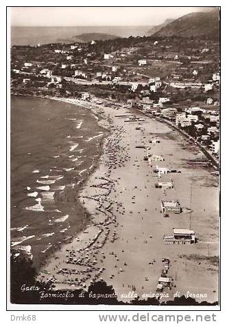 GAETA ( LATINA ) FORMICOLIO DI BAGNANTI SULLA SPIAGGIA DI SERAPO - Latina