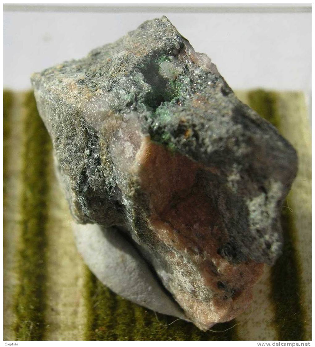 LIBETHENITE - Salmchateau -  Belgique                          MICRO - Minerals
