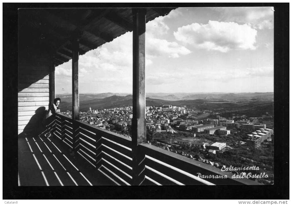 V0935 CARTOLINA ILLUSTRATA SICILIA CALTANISSETTA PANORAMA DAL CASTELLO FRANCOBOLLO ISOLATO L. 15 S. DOMENICO SAVIO - Caltanissetta