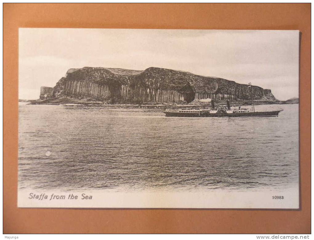 CPA - STAFFA  FROM THE SEA - Bute