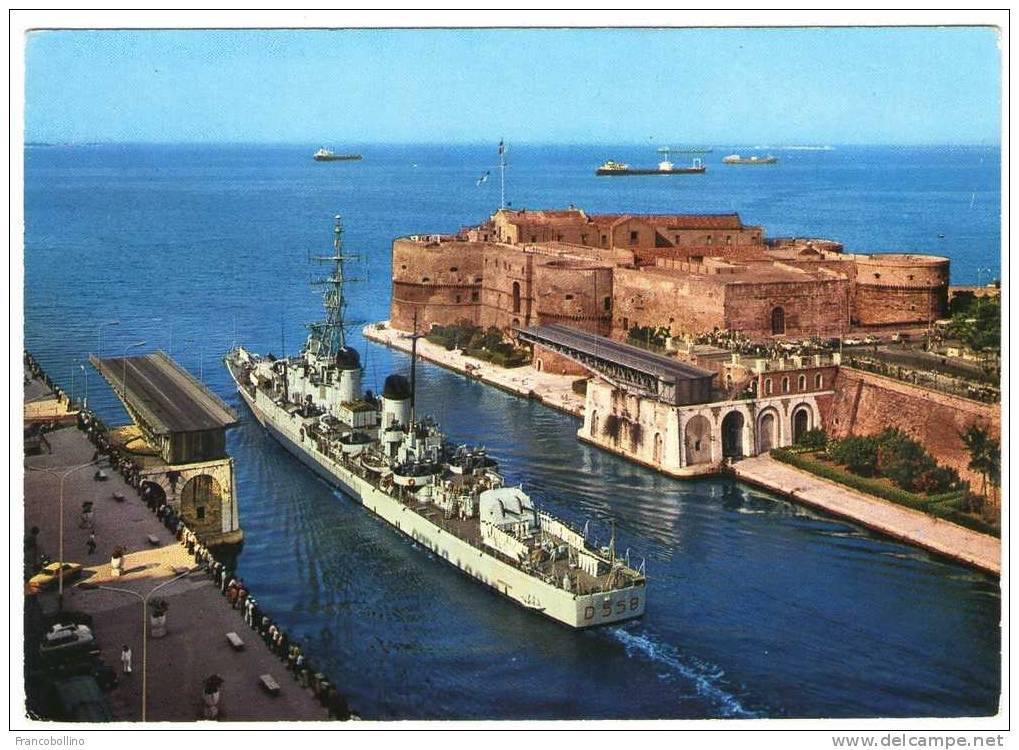TARANTO-NAVE IMPETUOSO AL PASSAGGIO DEL CANALE NAVIGABILE / CACCIATORPEDINIERE (1952/1983) / WAR SHIP - Guerra