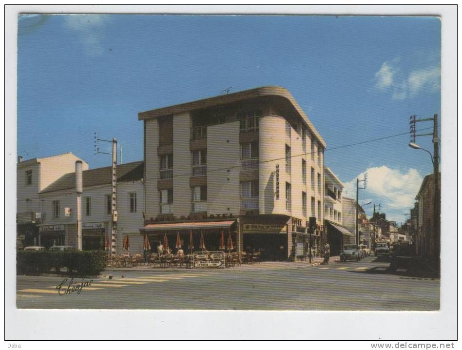 Challans. Tabac. Bar. Hôtel. " La Rotonde ". 6. - Challans