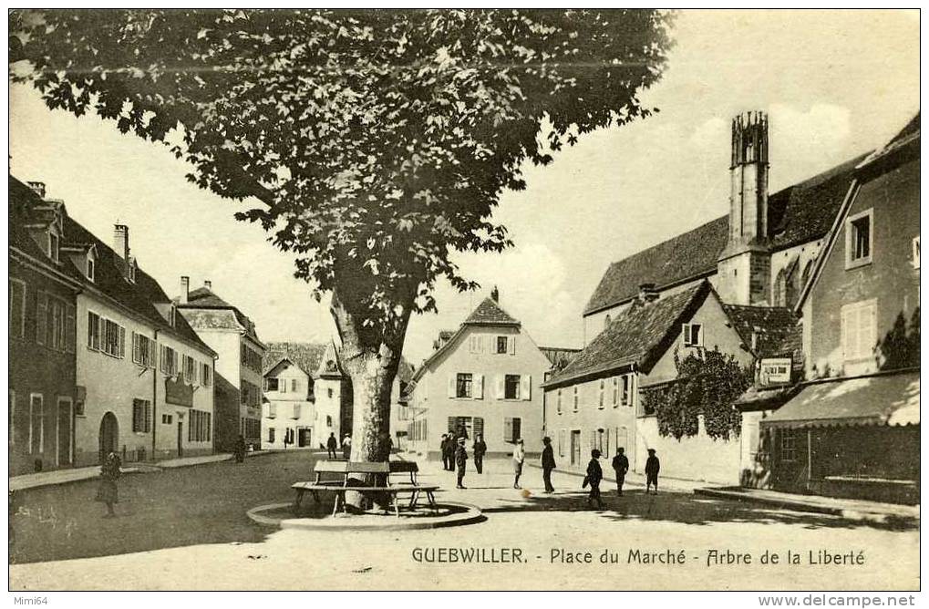 68 . GUEBWILLER . PLACE DU MARCHE . ARBRE DE LA LIBERTE . - Guebwiller