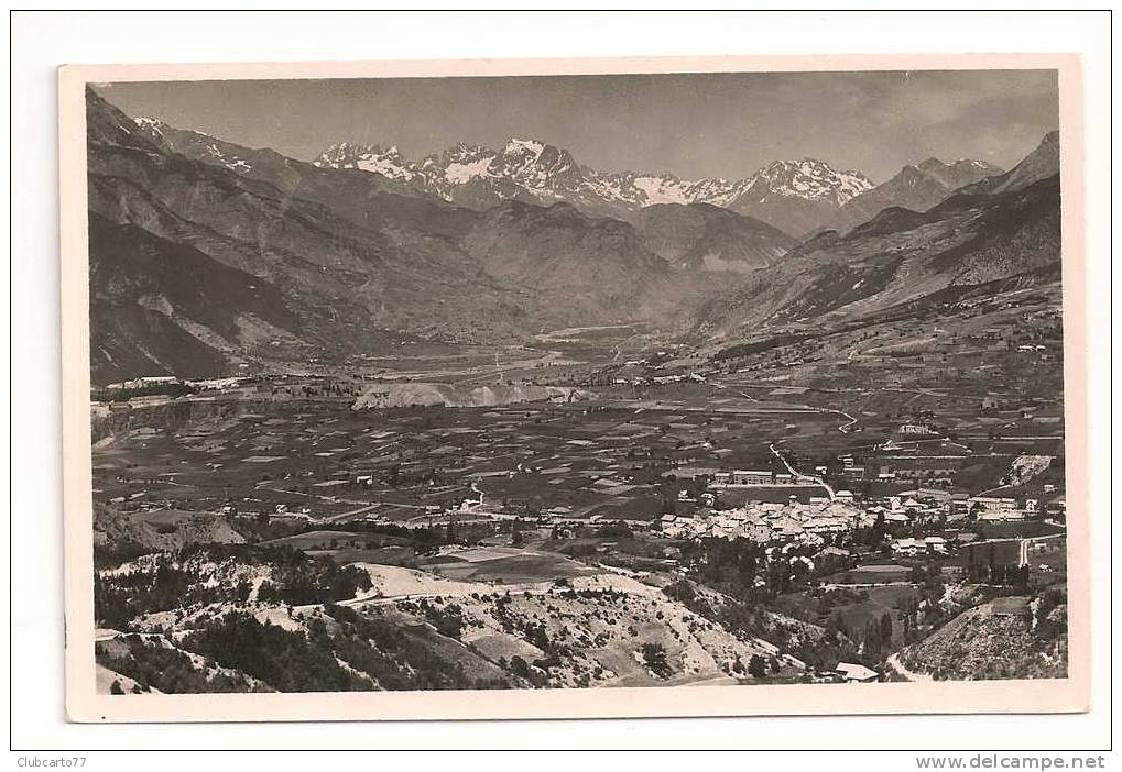 Guillestre (05) : Vue Prise De La Route Du Col De Vars En 1956. - Guillestre